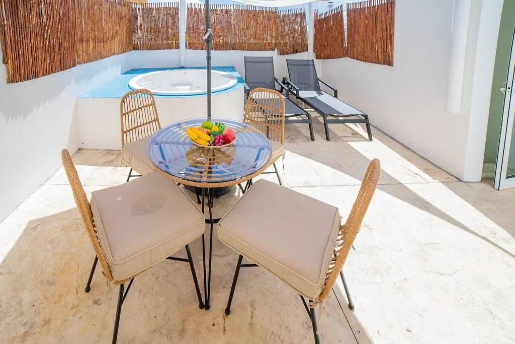 Papaya 15 Exclusive Penthouse With Rooftop And Jacuzzi Playa del Carmen